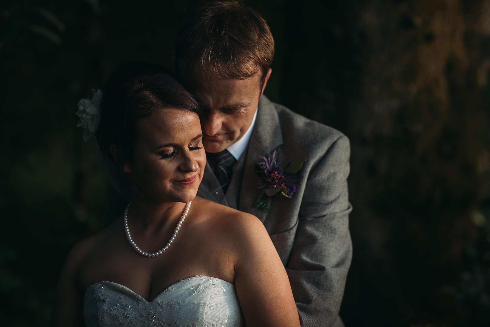best wedding photographs of newlyweds in evening light in glasgow