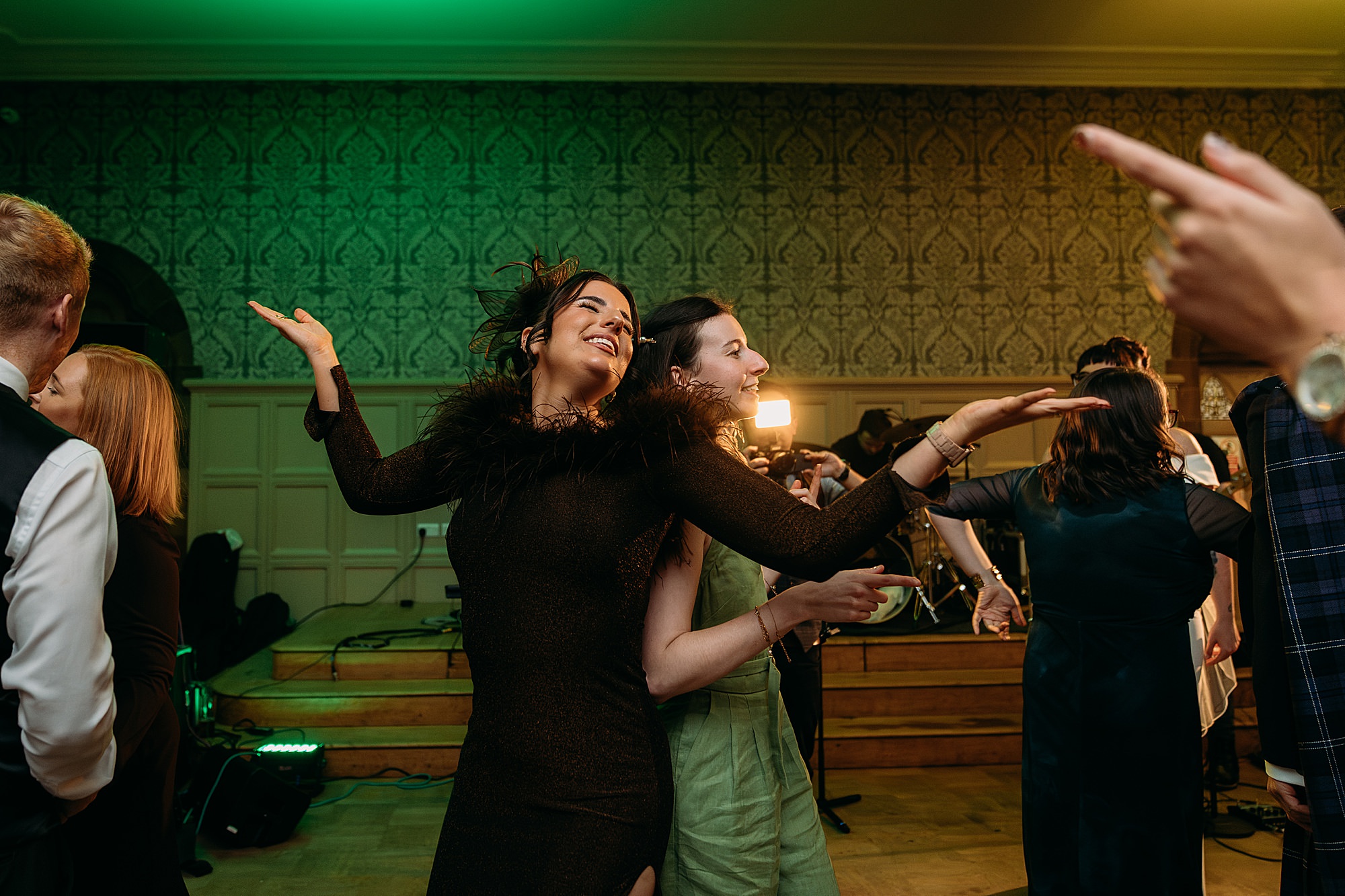 Coats Paisley Twilight Wedding party with Wireless Glasgow